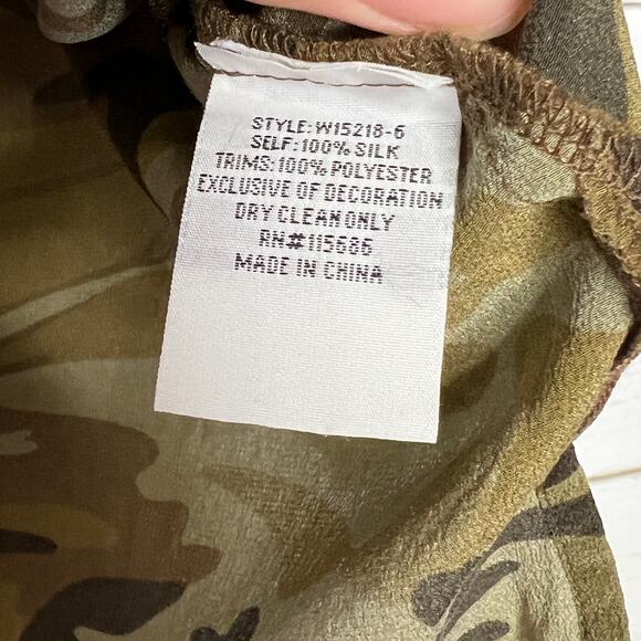 Johnny Was Silk Embroidered Camo Top Size Small - Picture 7 of 11